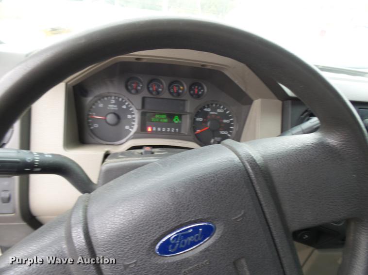 image for item DP9625 2008 Ford F350 Super Duty flatbed pickup truck