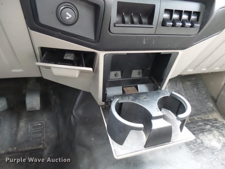 image for item DP9625 2008 Ford F350 Super Duty flatbed pickup truck