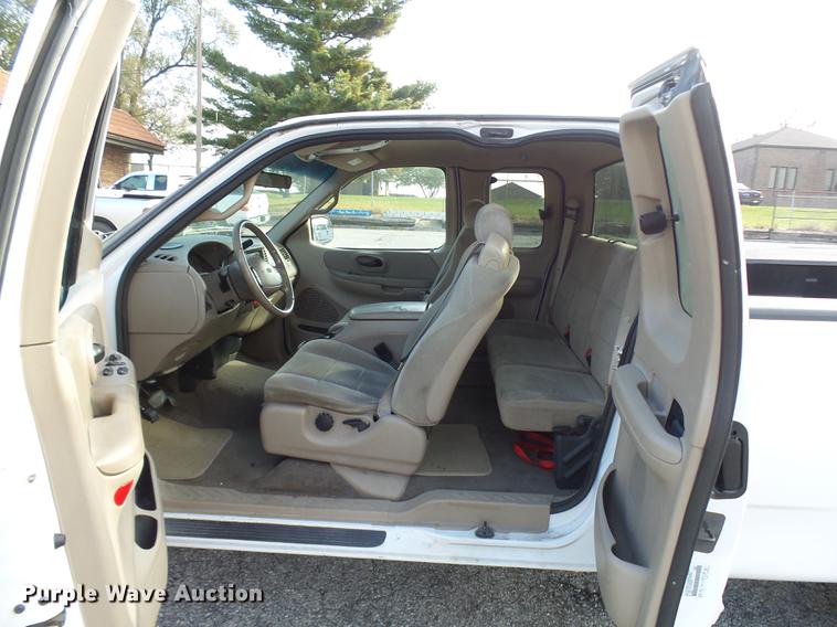 image for item DP9626 2001 Ford F150 SuperCab pickup truck