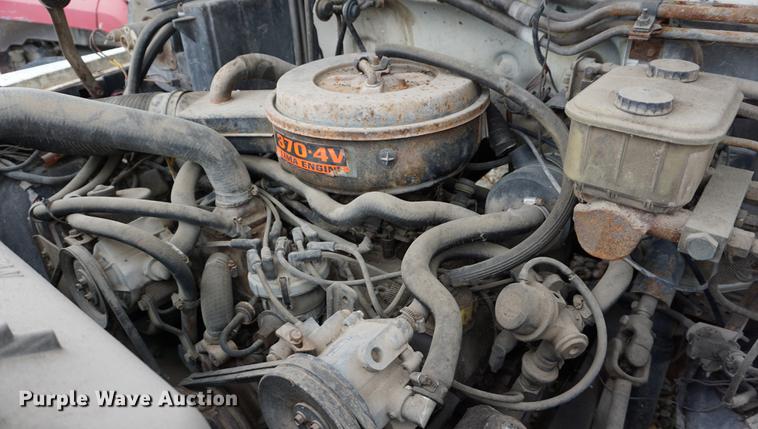 image for item DS9252 1986 Ford F700 grain truck