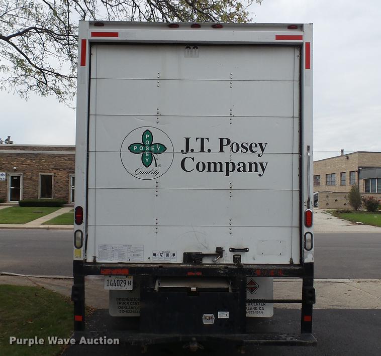 image for item DT9077 2001 GMC 6500 box truck