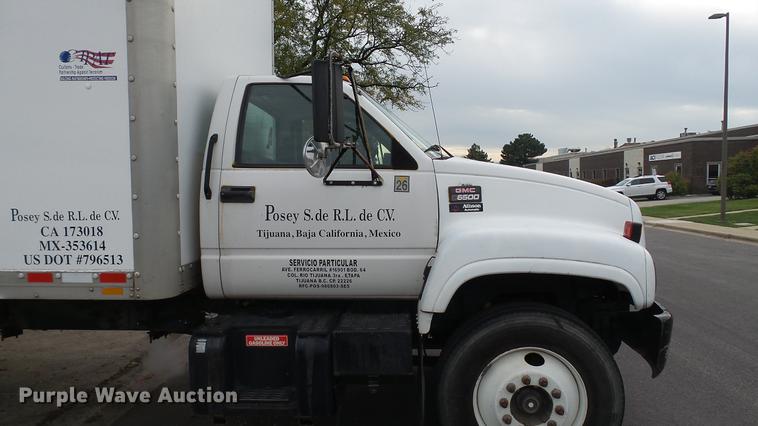 image for item DT9077 2001 GMC 6500 box truck