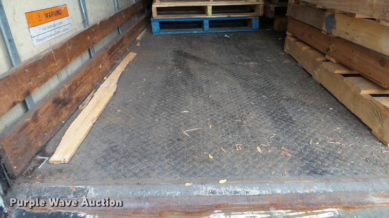 image for item DT9077 2001 GMC 6500 box truck