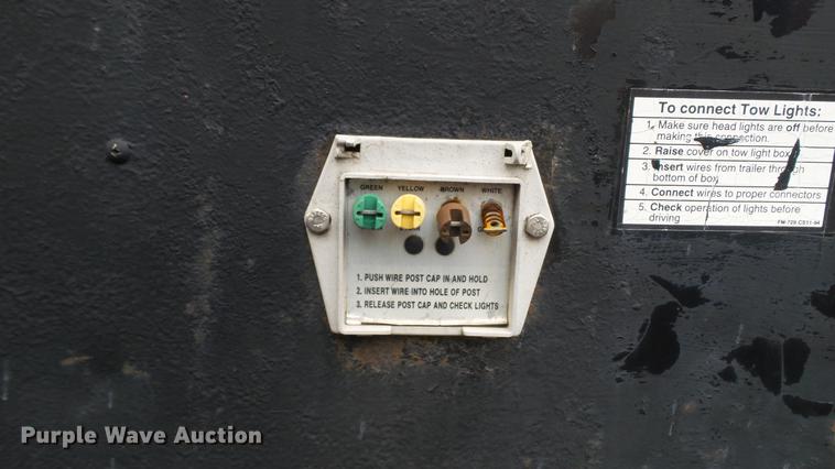 image for item DT9077 2001 GMC 6500 box truck