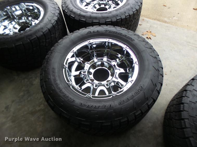 image for item DT9946 (4) Nitto Terra Grappler 325/60R18 tires and wheels