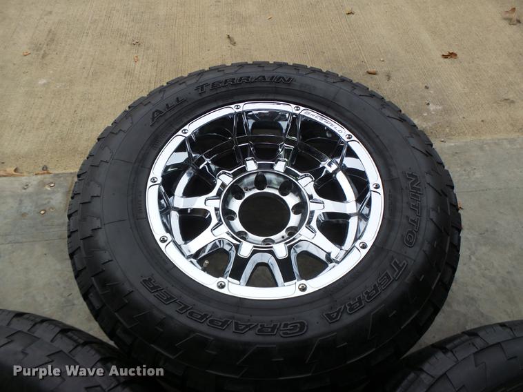image for item DT9946 (4) Nitto Terra Grappler 325/60R18 tires and wheels