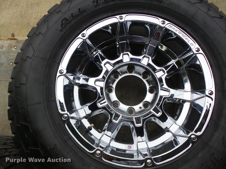 image for item DT9946 (4) Nitto Terra Grappler 325/60R18 tires and wheels