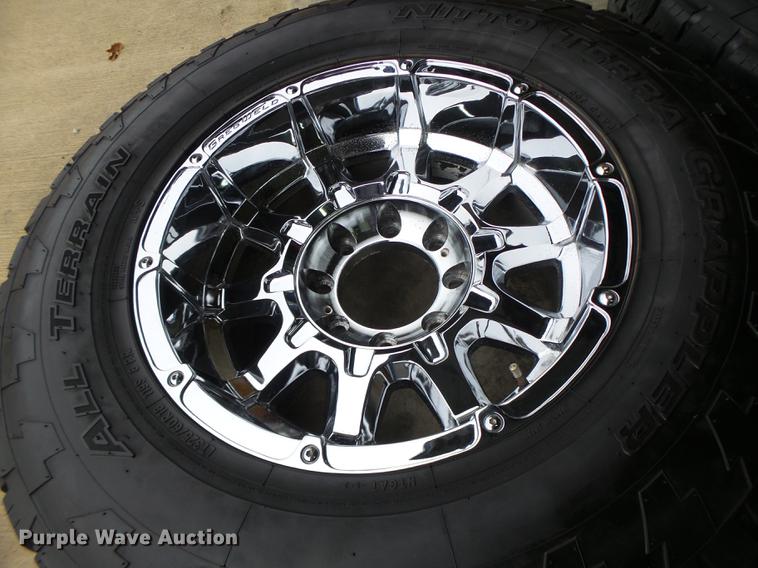 image for item DT9946 (4) Nitto Terra Grappler 325/60R18 tires and wheels