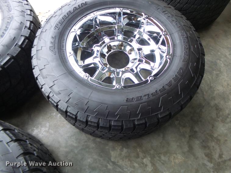 image for item DT9946 (4) Nitto Terra Grappler 325/60R18 tires and wheels
