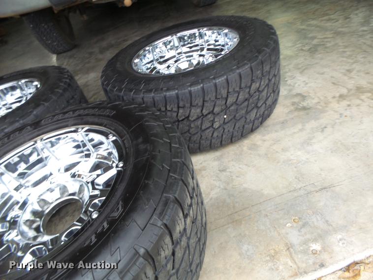 image for item DT9946 (4) Nitto Terra Grappler 325/60R18 tires and wheels