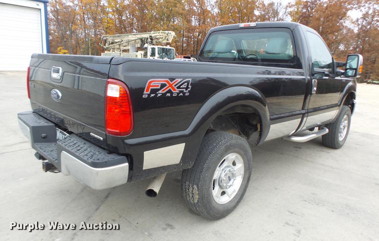 image for item DT9947 2013 Ford F250 Super Duty pickup truck