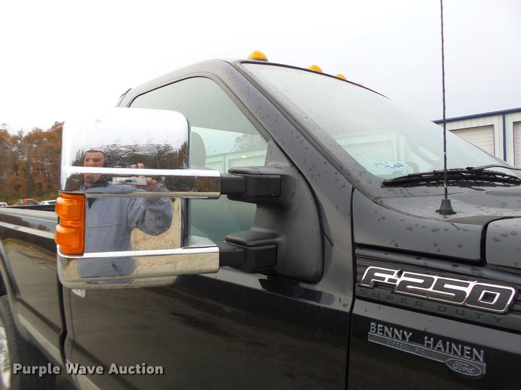 image for item DT9947 2013 Ford F250 Super Duty pickup truck