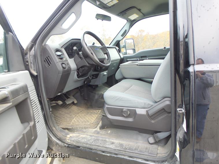 image for item DT9947 2013 Ford F250 Super Duty pickup truck