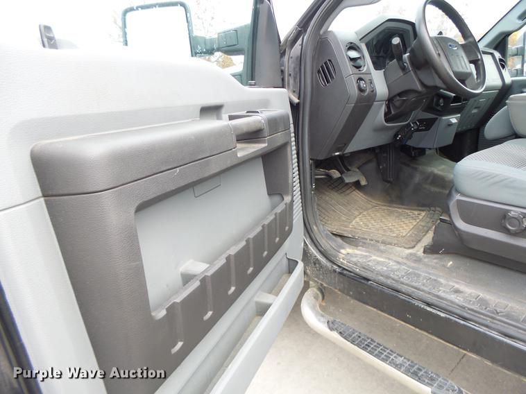image for item DT9947 2013 Ford F250 Super Duty pickup truck