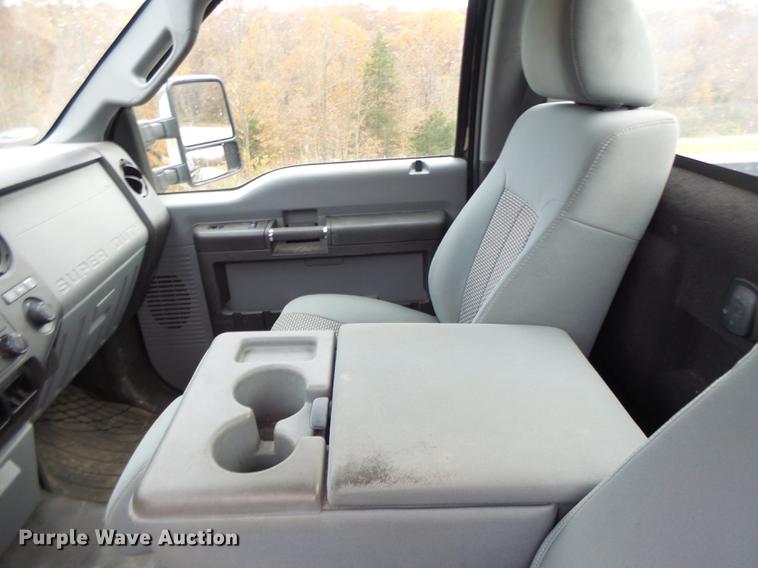 image for item DT9947 2013 Ford F250 Super Duty pickup truck