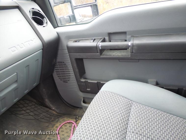 image for item DT9947 2013 Ford F250 Super Duty pickup truck