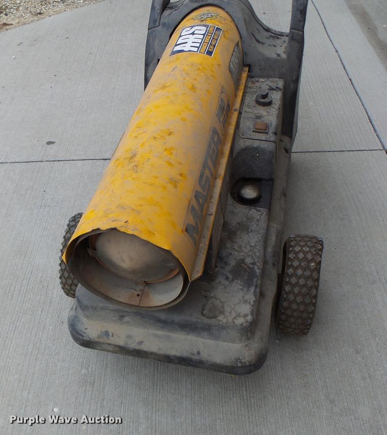 image for item DT9948 2006 Master 170T heater