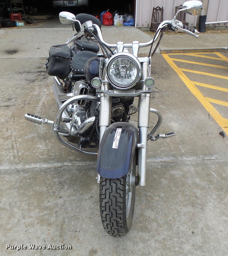 image for item DT9951 2002 Yamaha XVS650 motorcycle