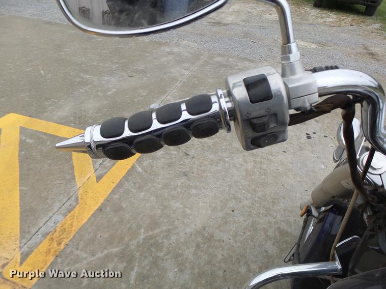 image for item DT9951 2002 Yamaha XVS650 motorcycle