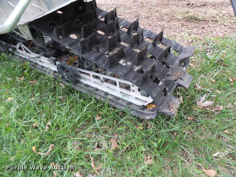 image for item DT9952 2010 Polaris RMK 800 snow mobile