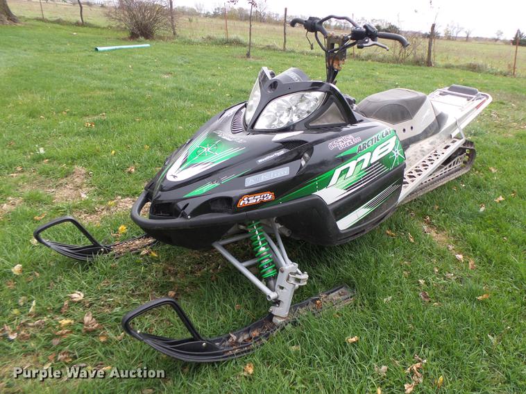 image for item DT9953 2009 Arctic Cat M8 snow mobile