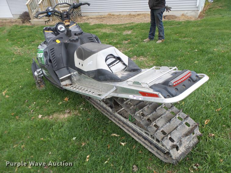 image for item DT9953 2009 Arctic Cat M8 snow mobile