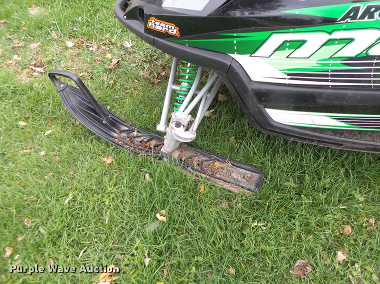 image for item DT9953 2009 Arctic Cat M8 snow mobile