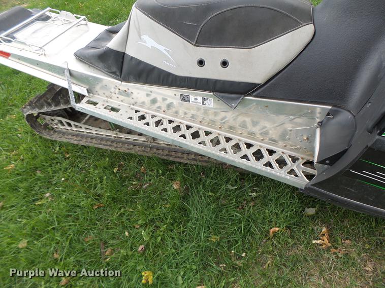 image for item DT9953 2009 Arctic Cat M8 snow mobile