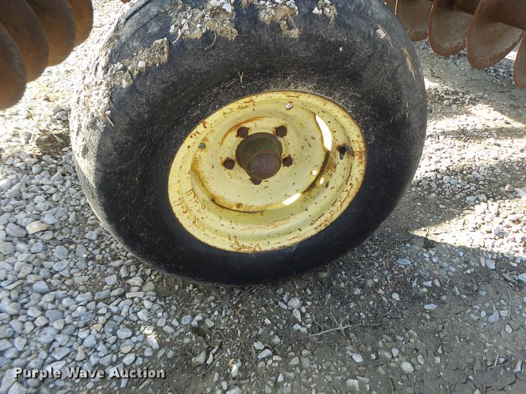 image for item DT9956 John Deere disk