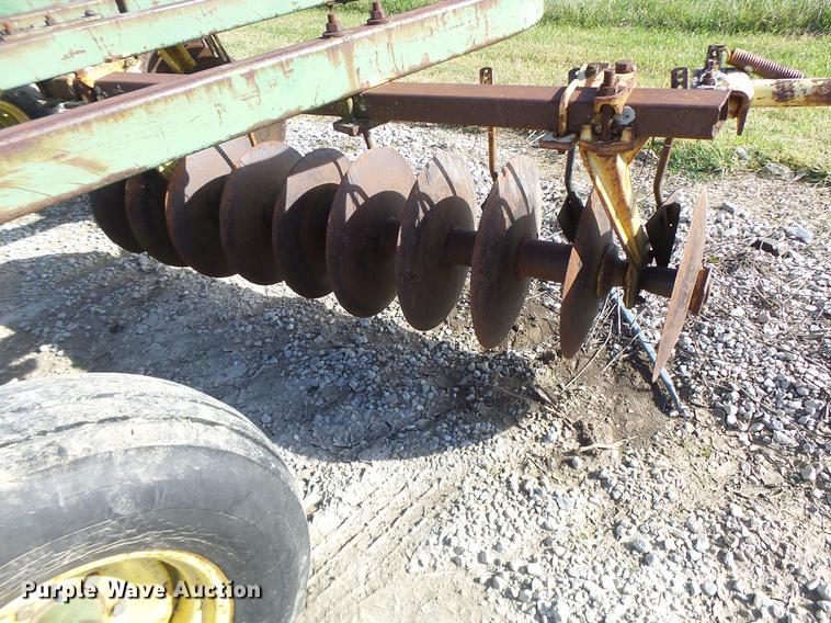 image for item DT9956 John Deere disk