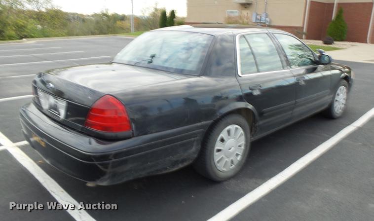 image for item DT9958 2004 Ford Crown Victoria Police Interceptor