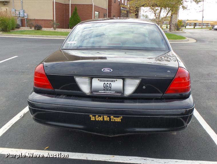 image for item DT9958 2004 Ford Crown Victoria Police Interceptor