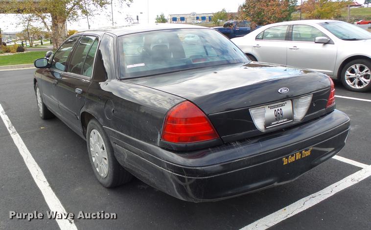 image for item DT9958 2004 Ford Crown Victoria Police Interceptor