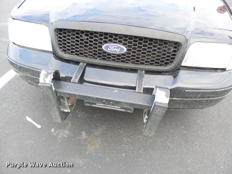image for item DT9958 2004 Ford Crown Victoria Police Interceptor