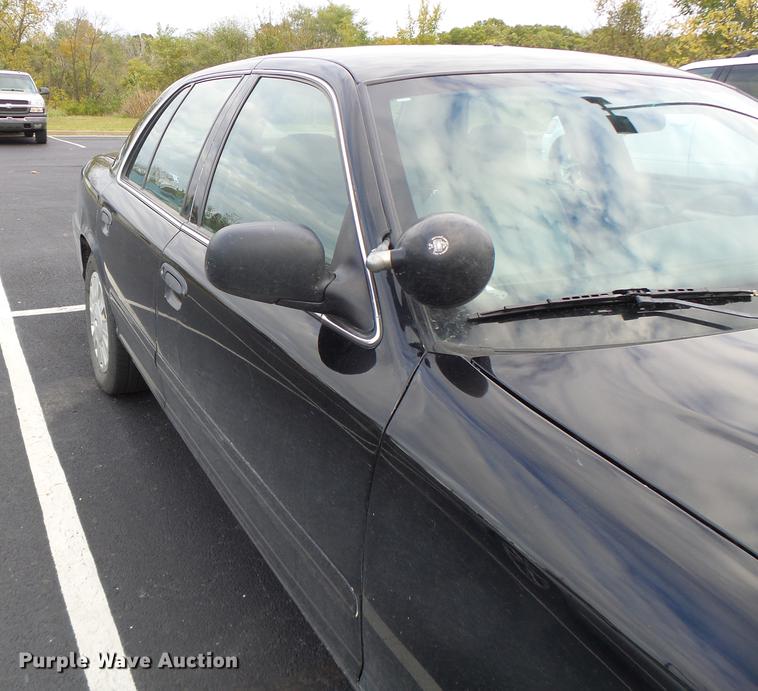 image for item DT9958 2004 Ford Crown Victoria Police Interceptor