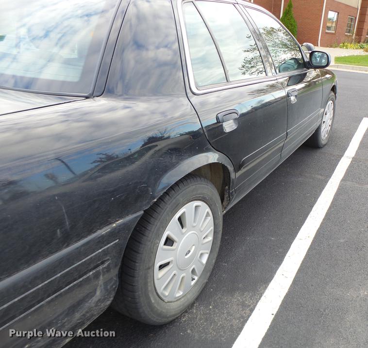 image for item DT9958 2004 Ford Crown Victoria Police Interceptor