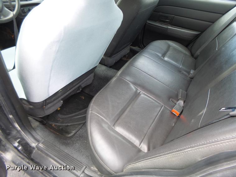 image for item DT9958 2004 Ford Crown Victoria Police Interceptor