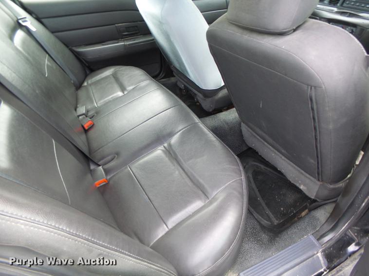 image for item DT9958 2004 Ford Crown Victoria Police Interceptor