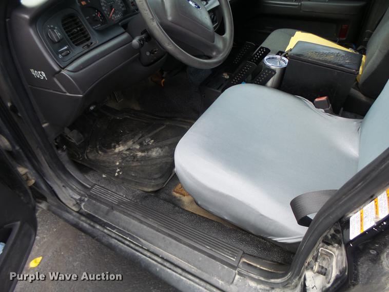 image for item DT9958 2004 Ford Crown Victoria Police Interceptor