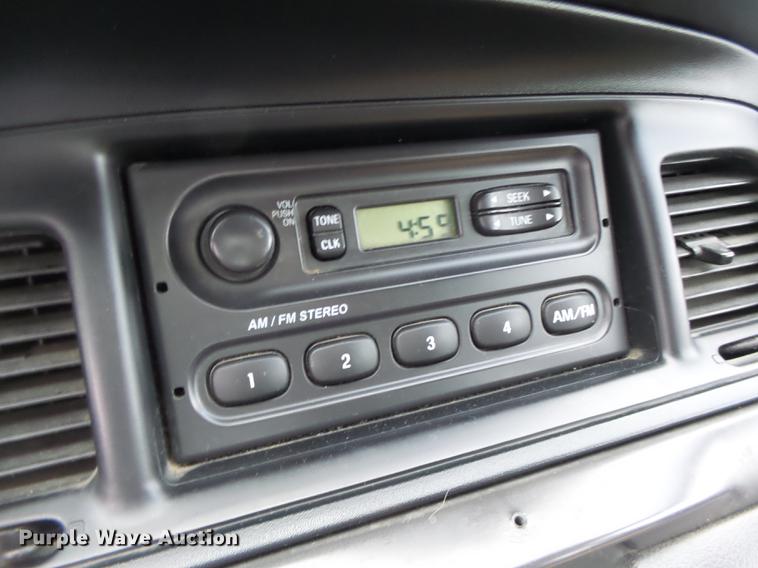 image for item DT9958 2004 Ford Crown Victoria Police Interceptor