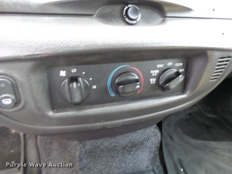 image for item DT9958 2004 Ford Crown Victoria Police Interceptor