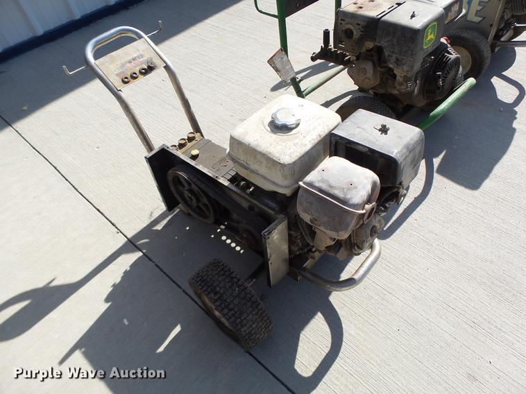 image for item DT9961 (3) pressure washers
