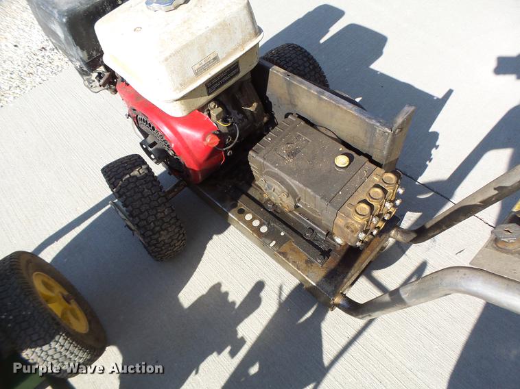image for item DT9961 (3) pressure washers