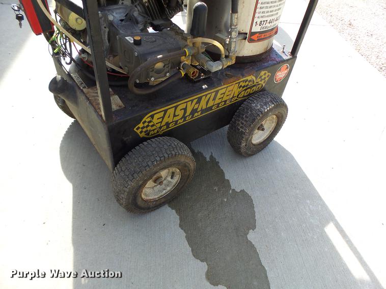 image for item DT9962 Easy Kleen pressure washer