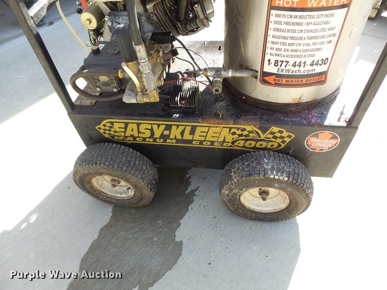 image for item DT9962 Easy Kleen pressure washer