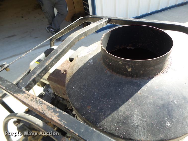 image for item DT9962 Easy Kleen pressure washer