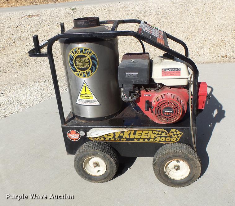 image for item DT9962 Easy Kleen pressure washer