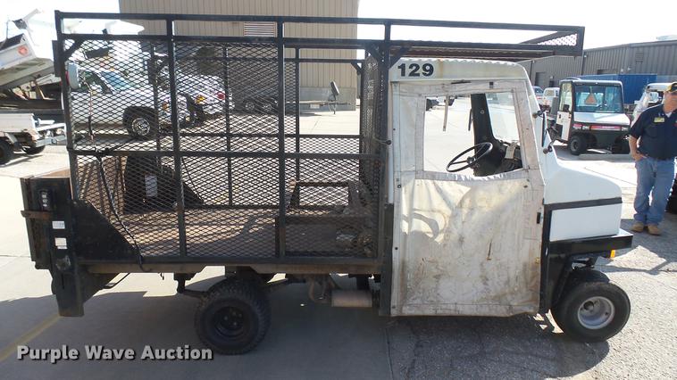 image for item DV9000 1989 Cushman utility vehicle