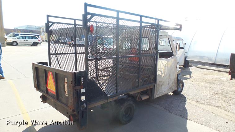 image for item DV9000 1989 Cushman utility vehicle