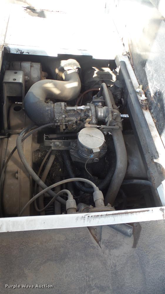 image for item DV9000 1989 Cushman utility vehicle